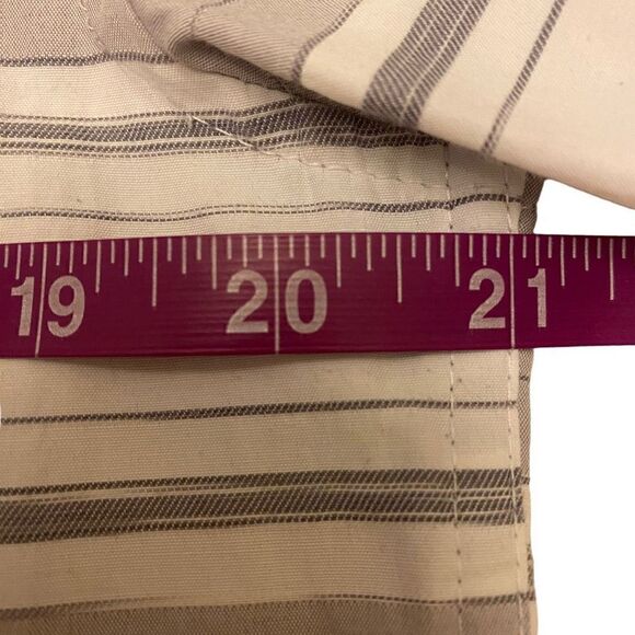 Across The Pond Gray and White‎ Striped Button Down Shirt Size L - Picture 11 of 13